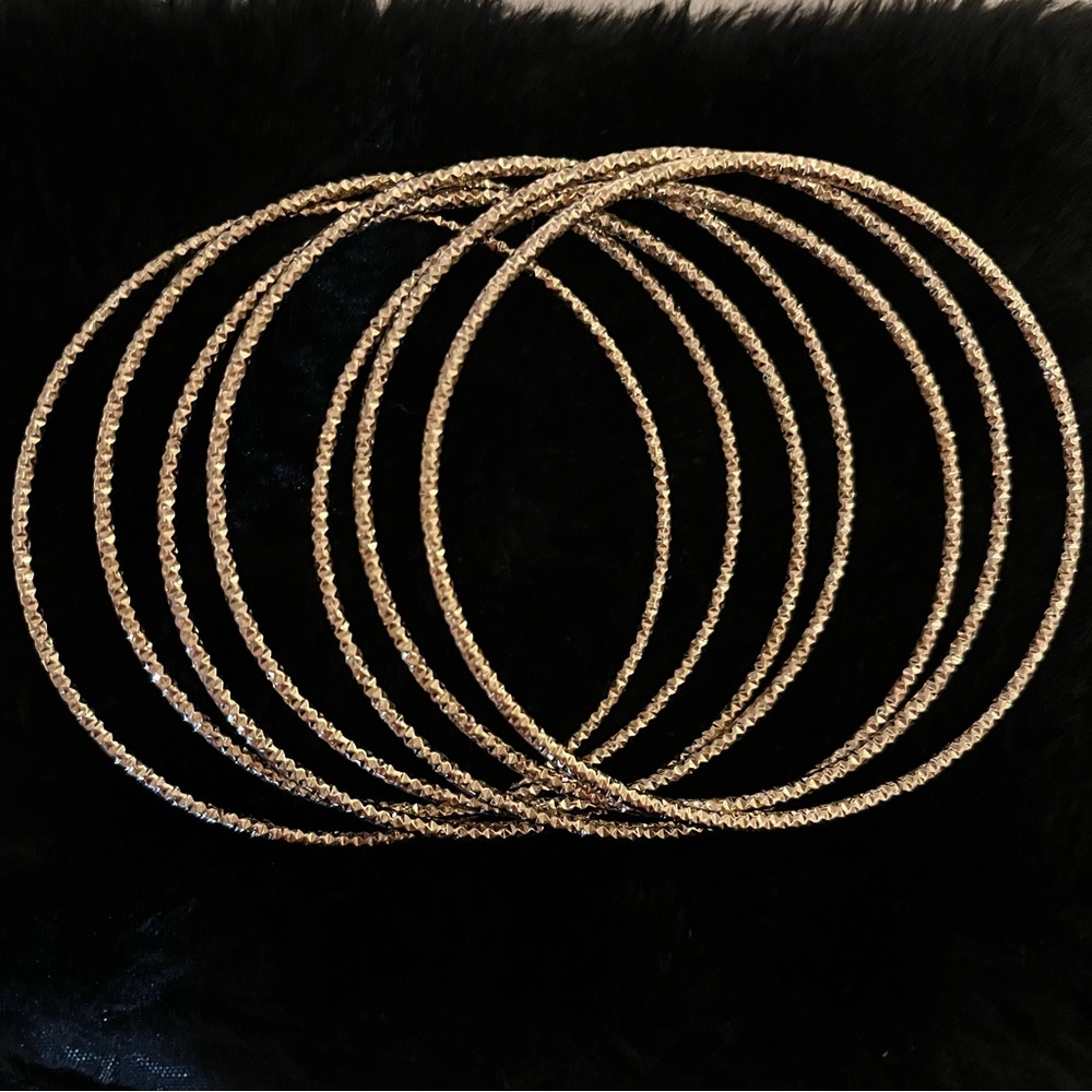 Set Of seven light metal braces ( LIKE NEW)